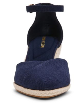 Women's Wilmott Closed Toe Wedge Espadrilles