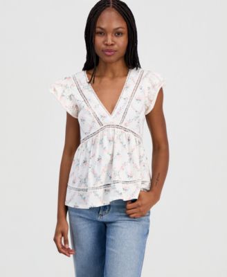 Juniors' Flutter-Sleeve Babydoll Top