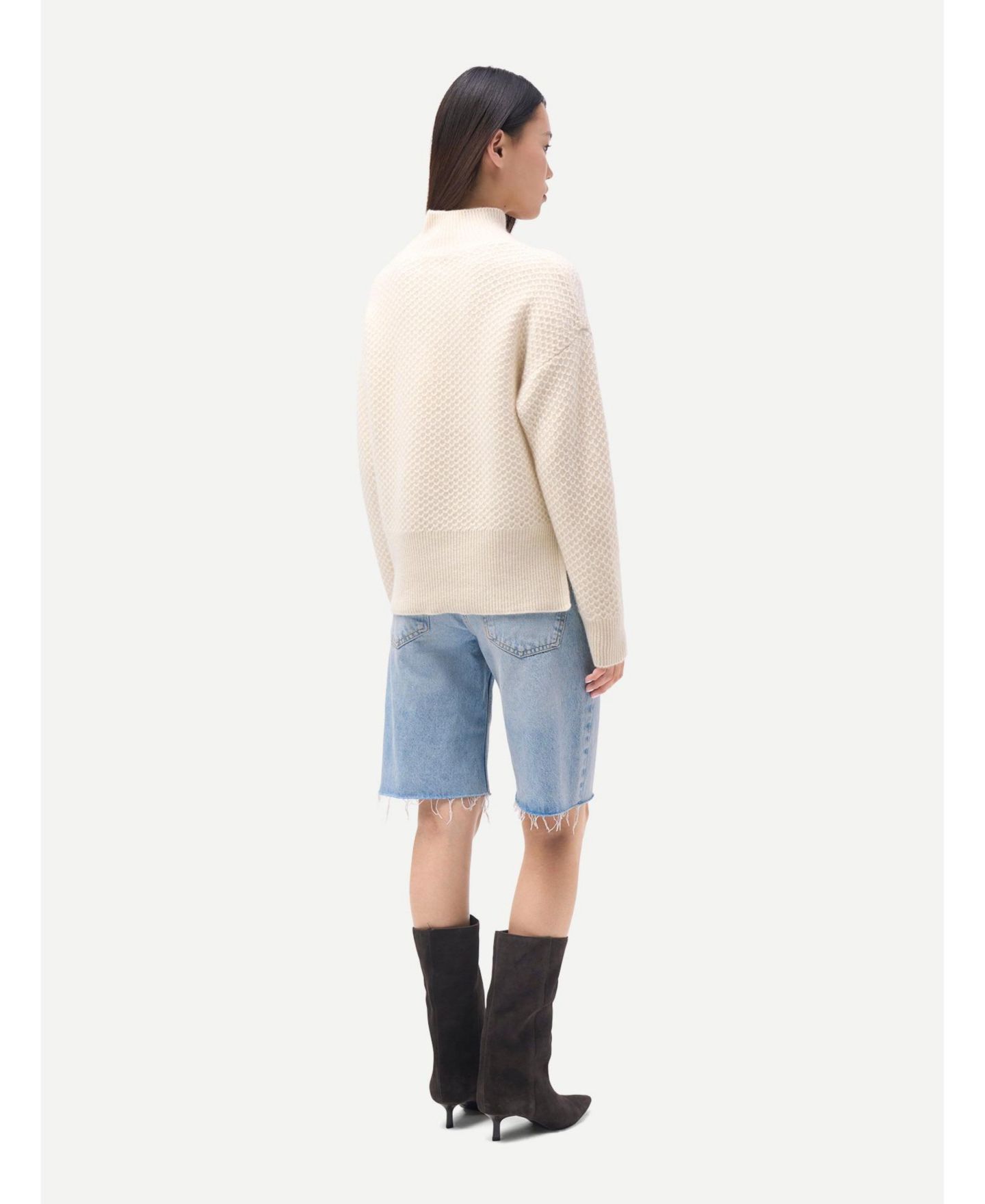 Женский свитер Gobi Cashmere Mongolian Cashmere High-neck, цвет: Светлый бежевый — фото 3