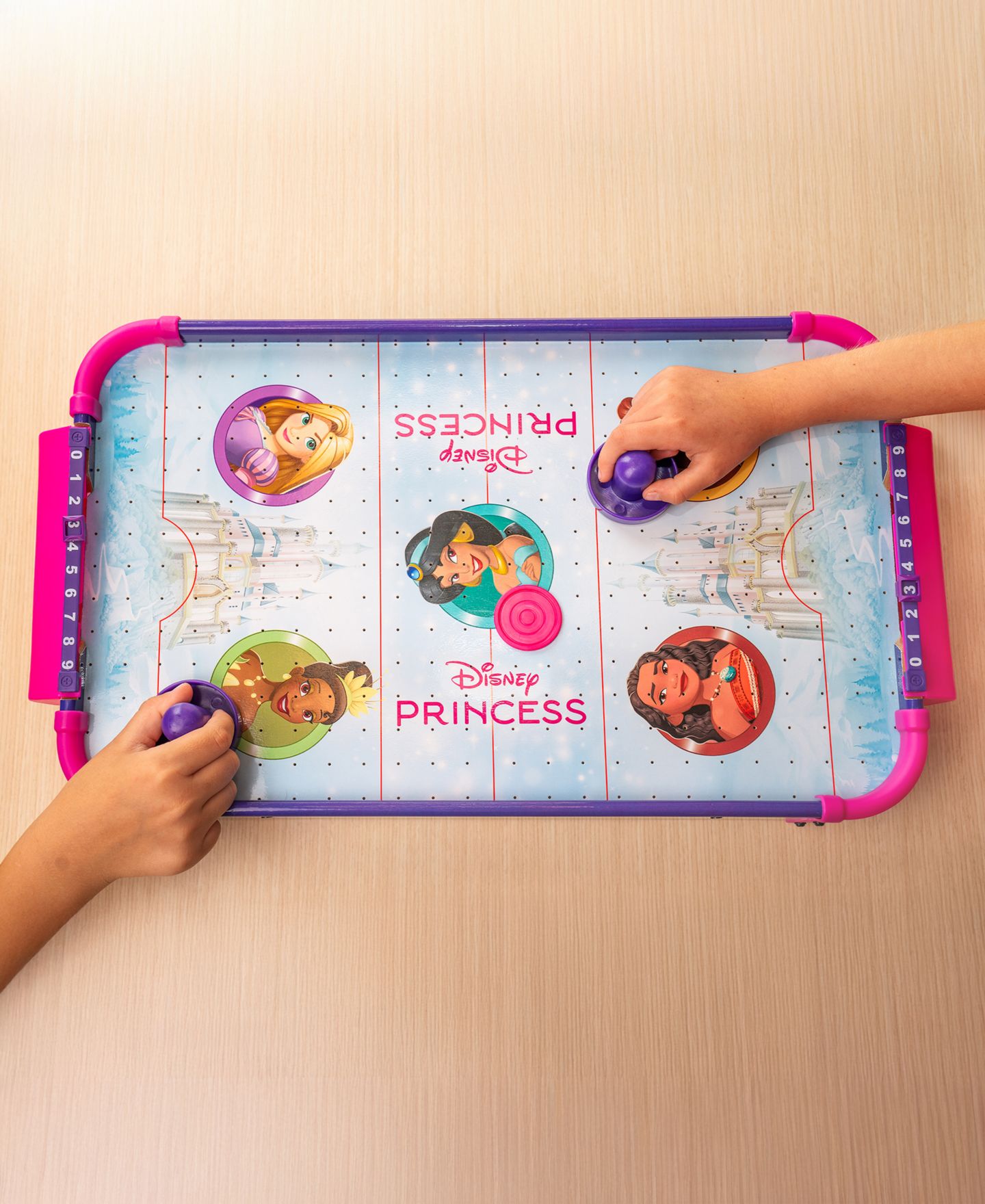 Детская игрушка World Tech Toys Disney Princess Electronic Tabletop Air Hockey Game, Ages 4+ — фото 3