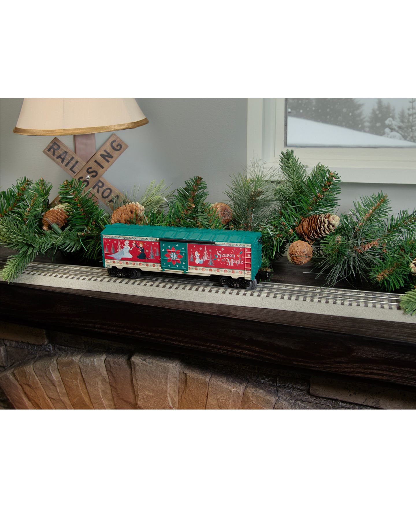Детская игрушка Lionel Disney Frozen Holiday O Gauge Model Train Boxcar — фото 2