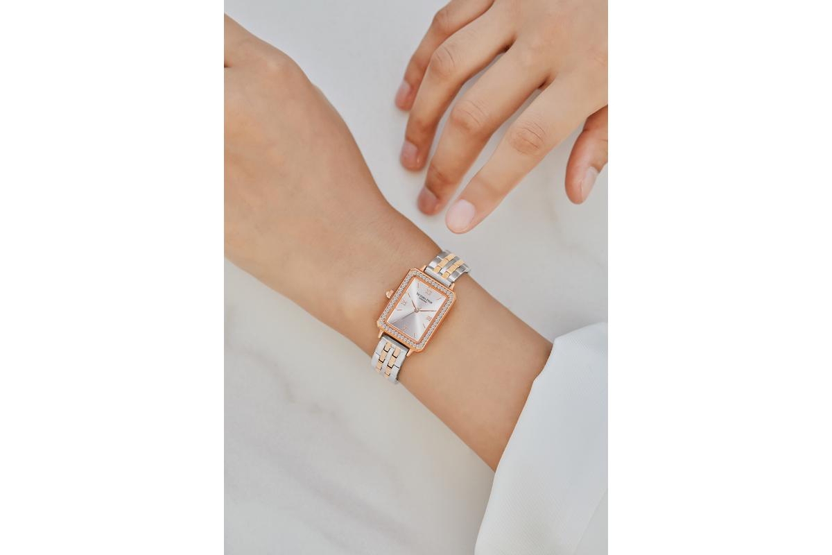 Women's Crystals Stainless Steel Bracelet Watch 22×28mm Westminster Victoria Hyde