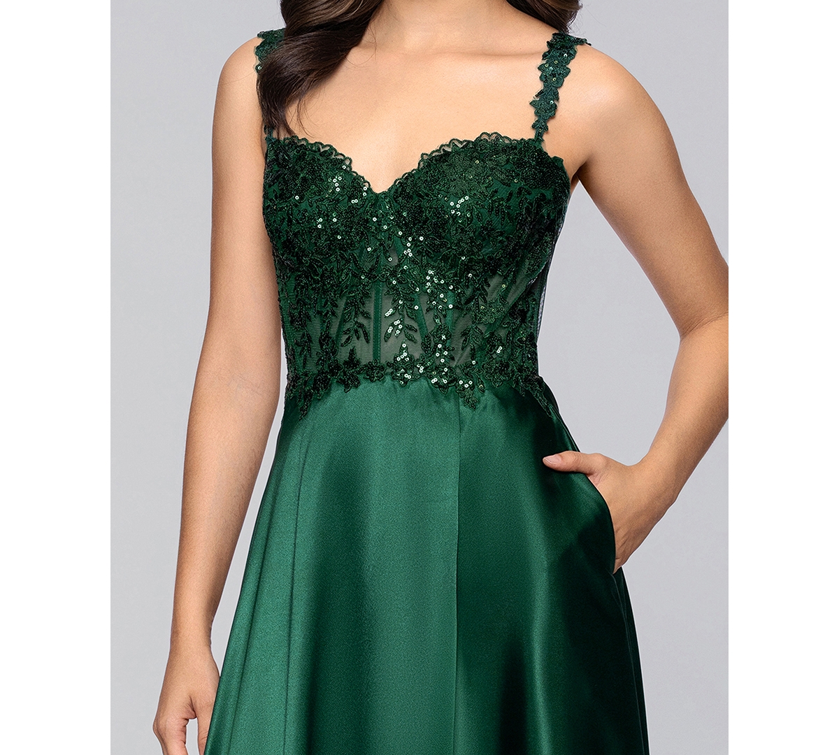 Blondie Nites Juniors' Sequin Detail Sweetheart Neck Ball Gown