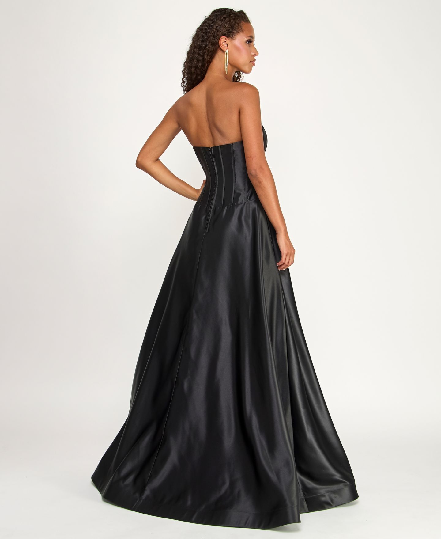 Женское платье B Darlin Juniors Strapless Satin Ball Gown with Waist Bows and Corset Bodice, цвет: Чёрный — фото 5