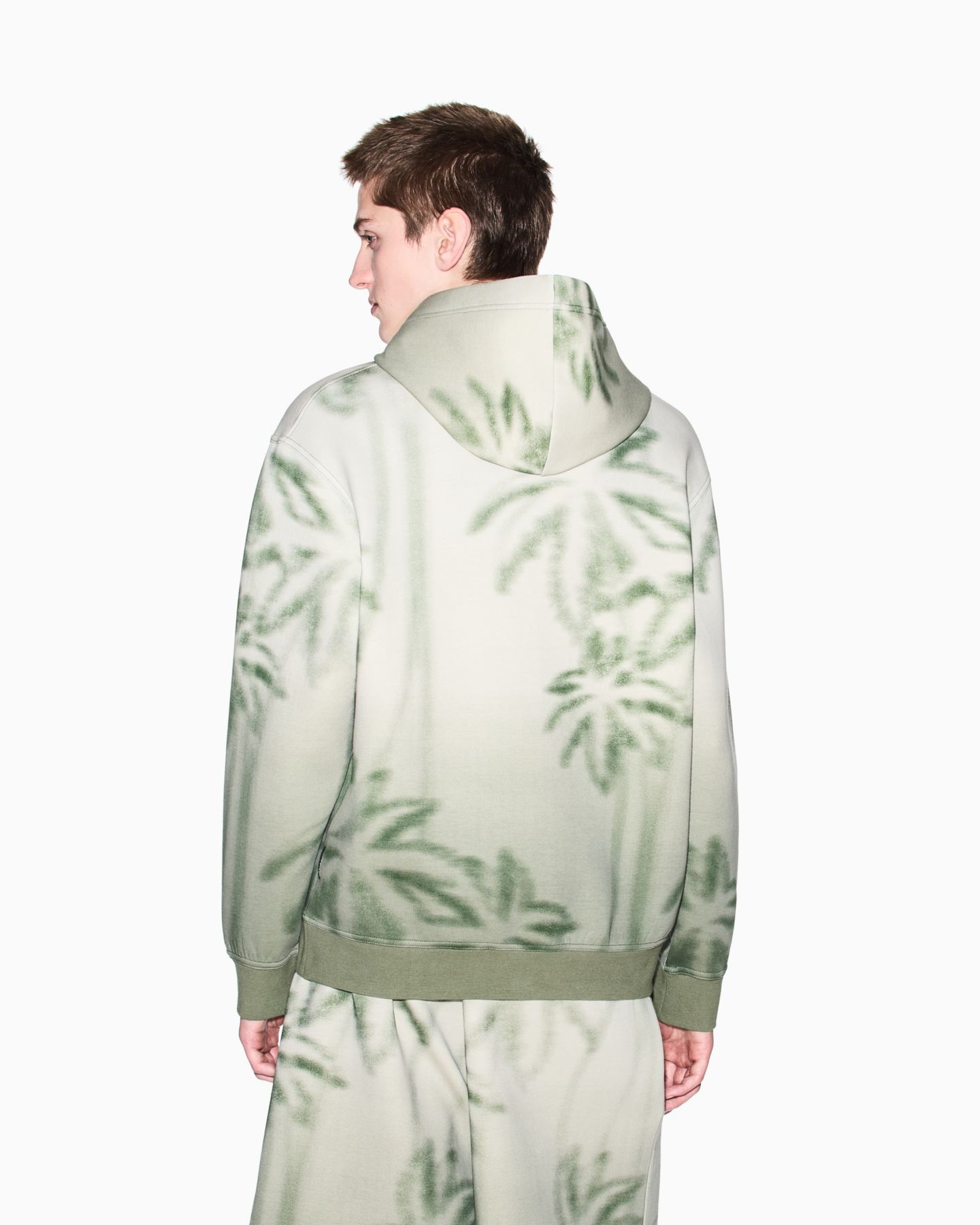 Мужское худи A|X Armani Exchange Long Sleeve Palm Tree Print, цвет: Разноцветный — фото 4