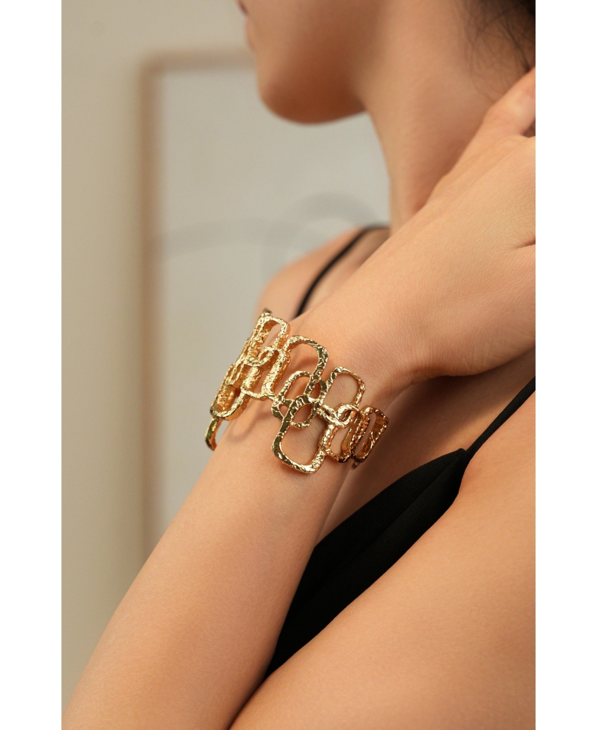 Retro Chic Roman Arc Golden Bracelet