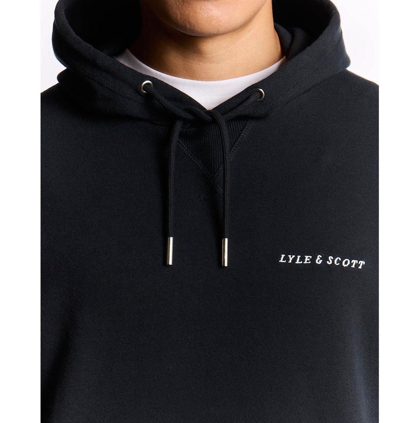 Мужское худи Lyle & Scott Script Brushback Pullover, цвет: Тёмный тёмно-синий — фото 4