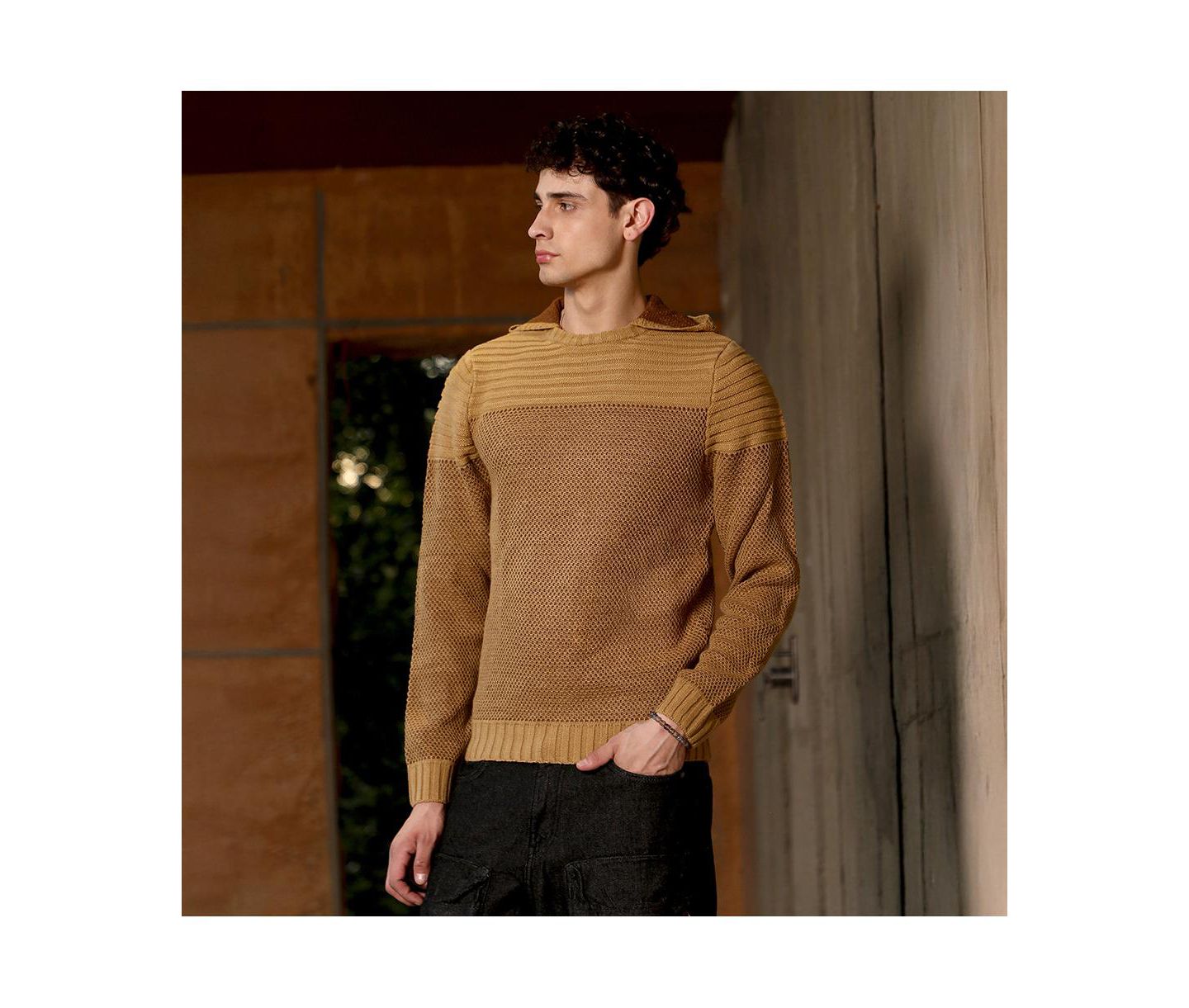 Мужской свитер Campus Sutra Hive-Jacquard Knit Hooded, цвет: Коричневый — фото 3