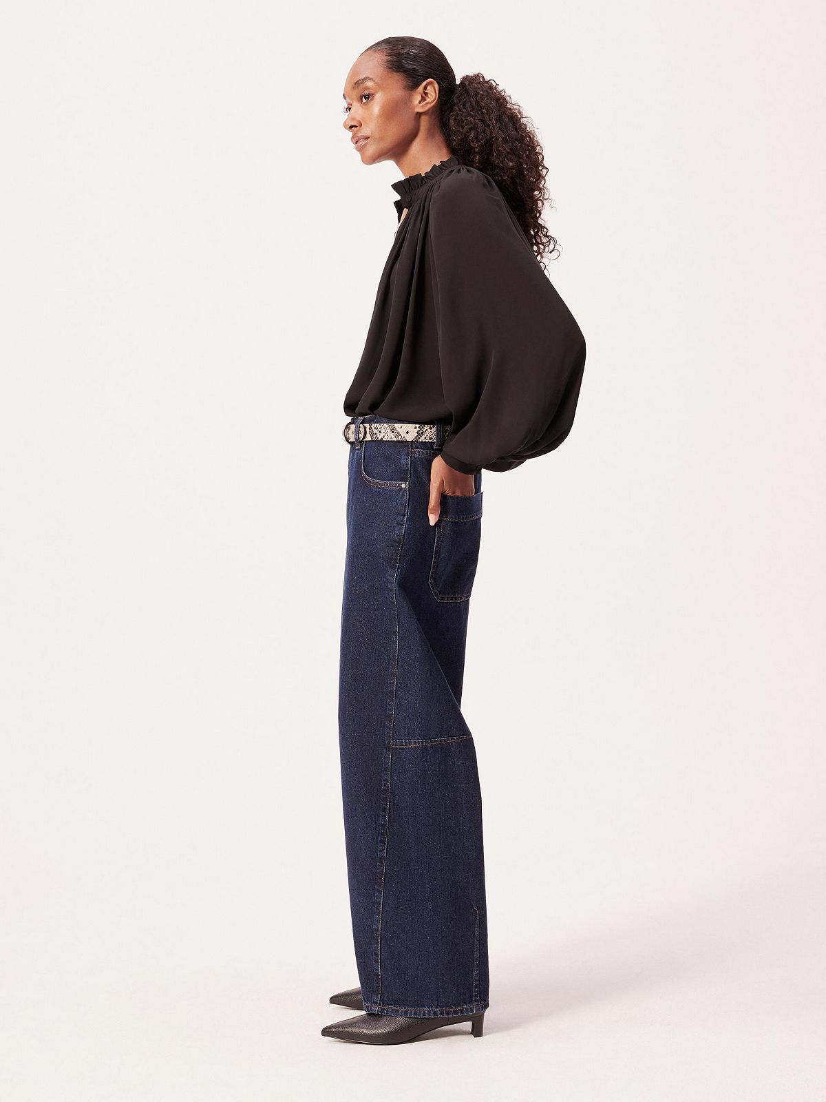 Hush Women's Cordelia Barrel Leg Jeans view 5 — MAYCSS fashion products