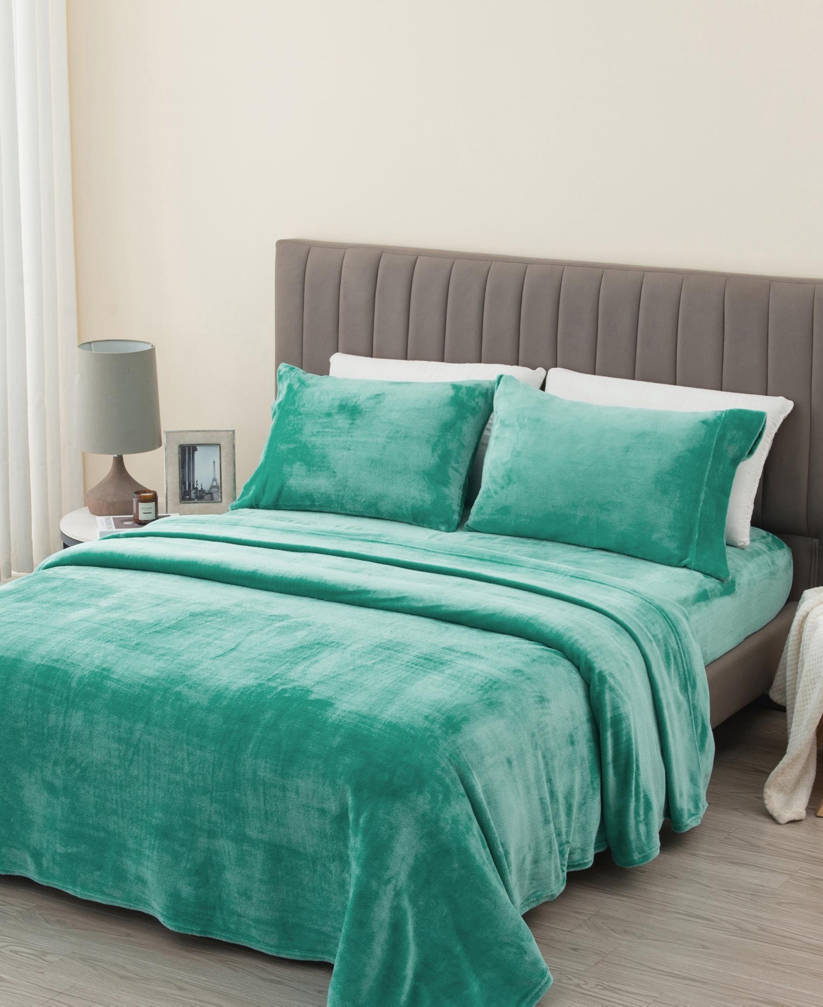 Linery & Co. Ultra-Soft Velvet Plush Solid Sheet Set