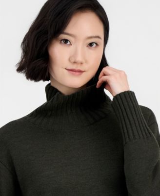 Women's Wool Turtleneck Sweater