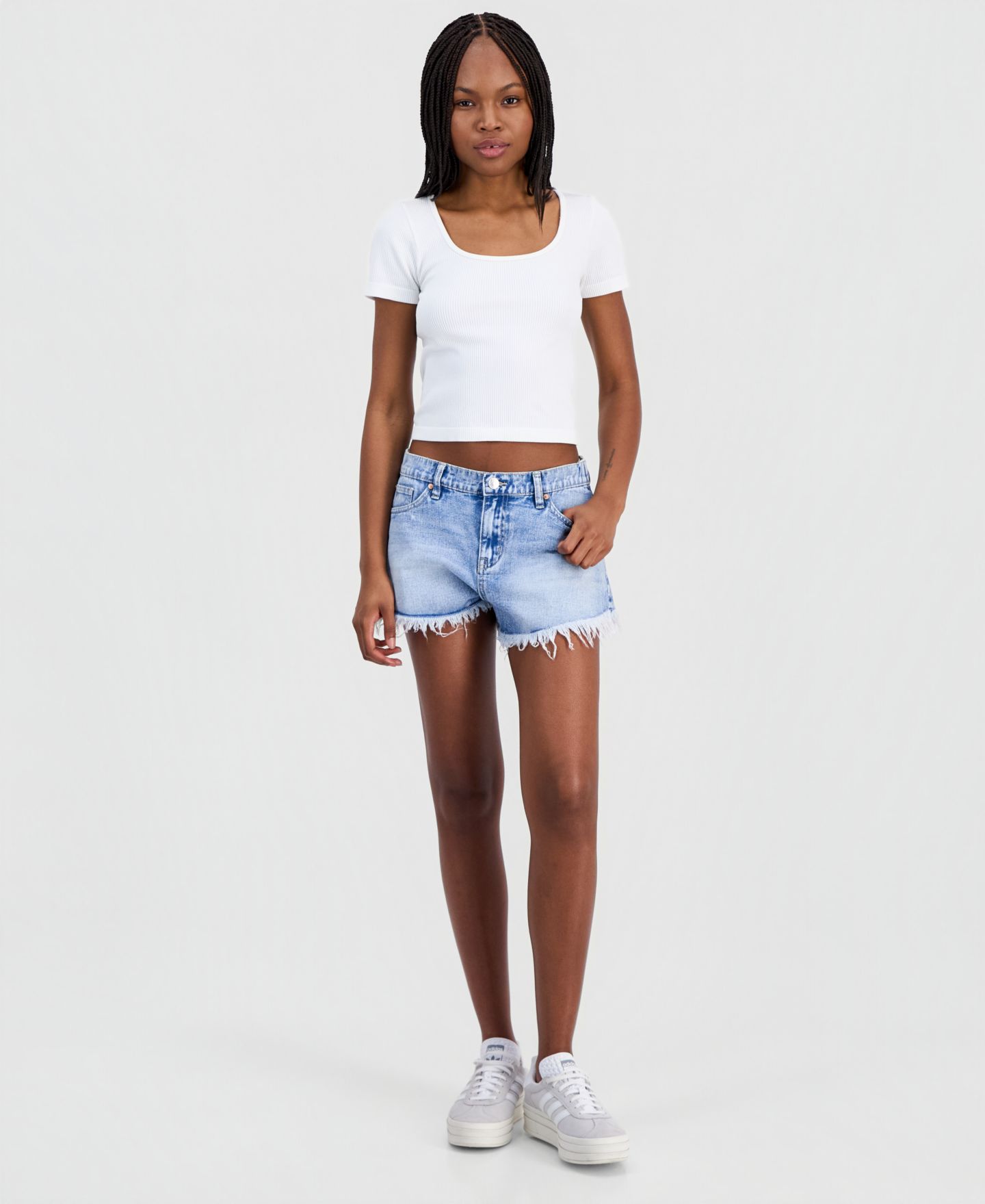 Женские шорты Madden Girl Juniors' Elasticized-Waist Cutoff, цвет: Светлая варка — фото 2