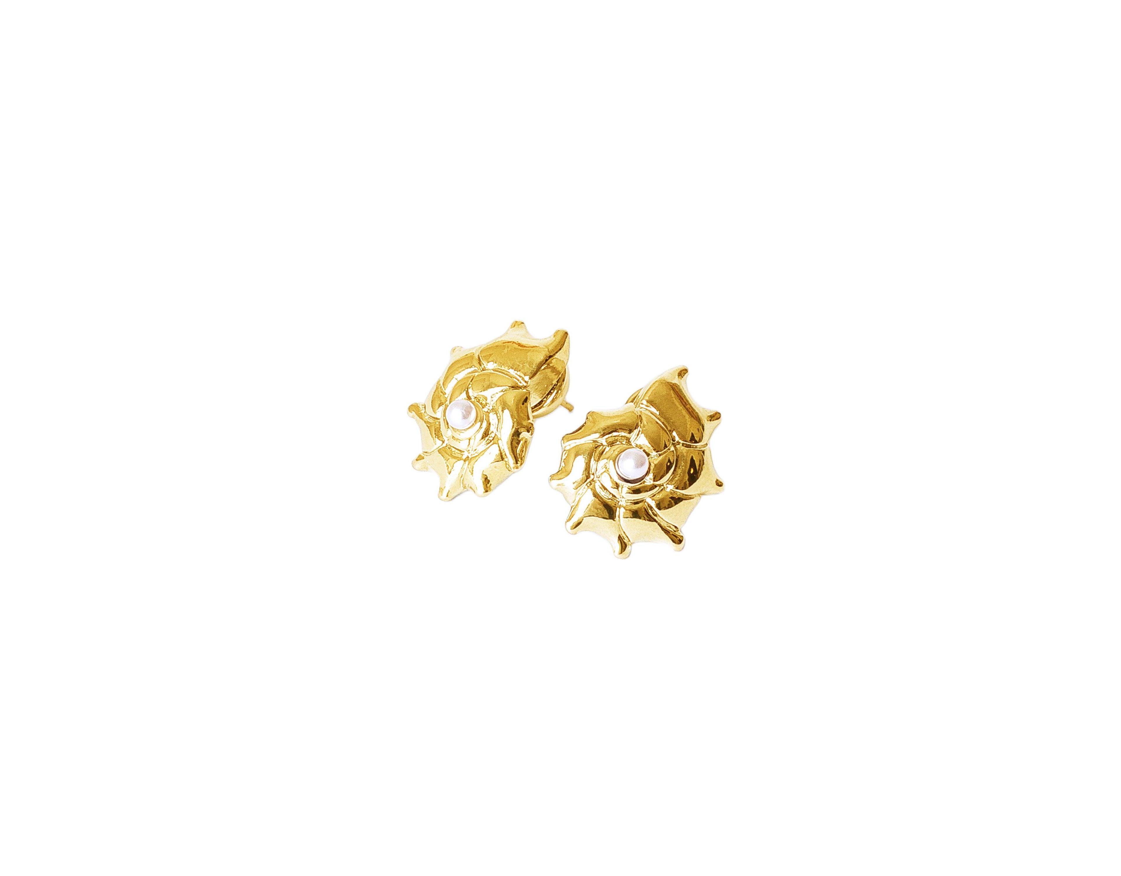 Classicharms Leah Seahell Stud Earrings