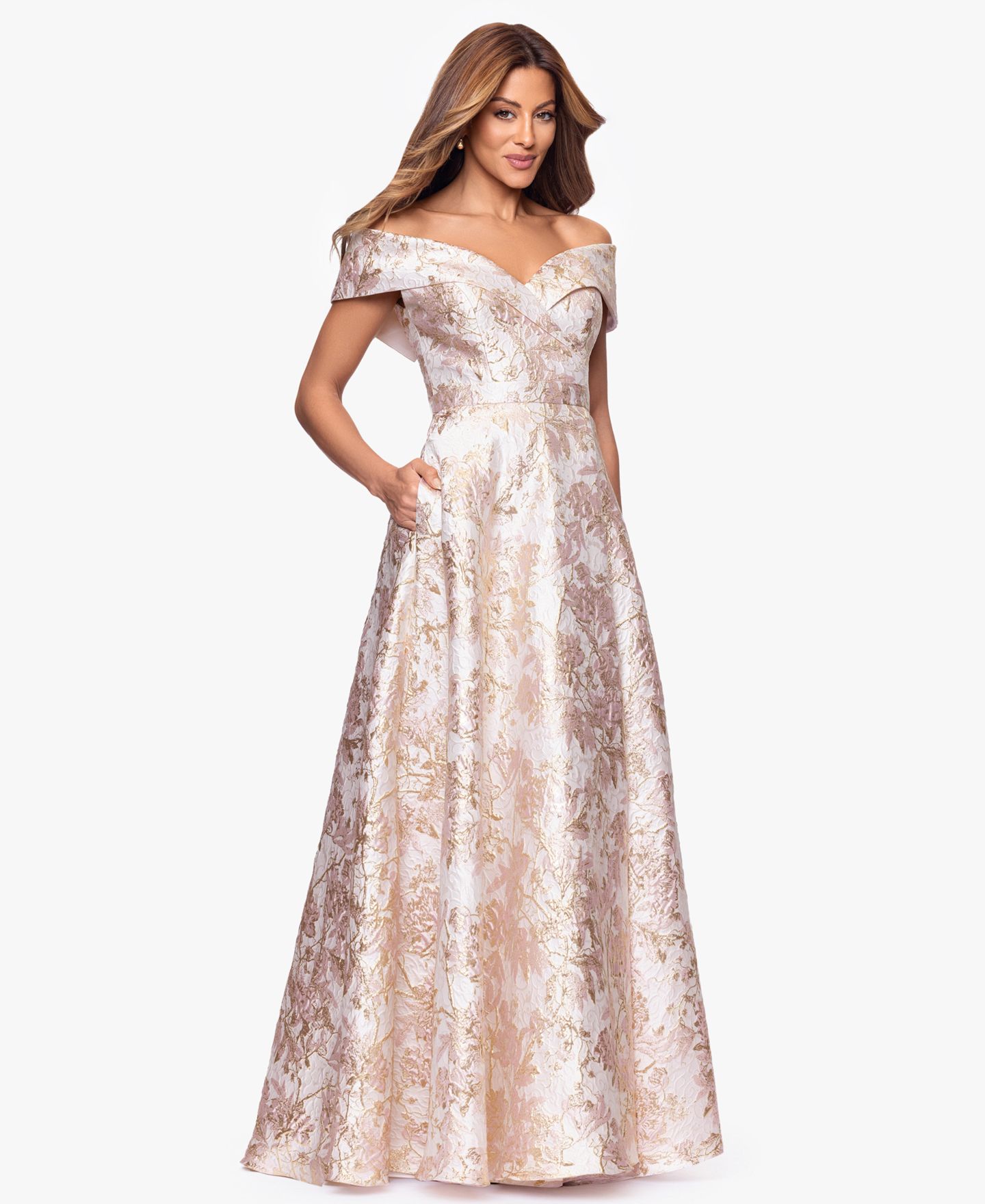 Женское платье XSCAPE Sweetheart-Neck Metallic-Jacquard Ball Gown, цвет: Розовое золото — фото 2