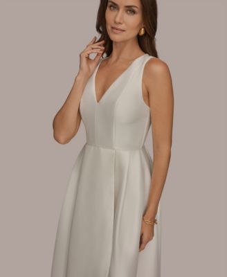 Women's Sleeveless Asymmetrical V-Neck Ball Gown