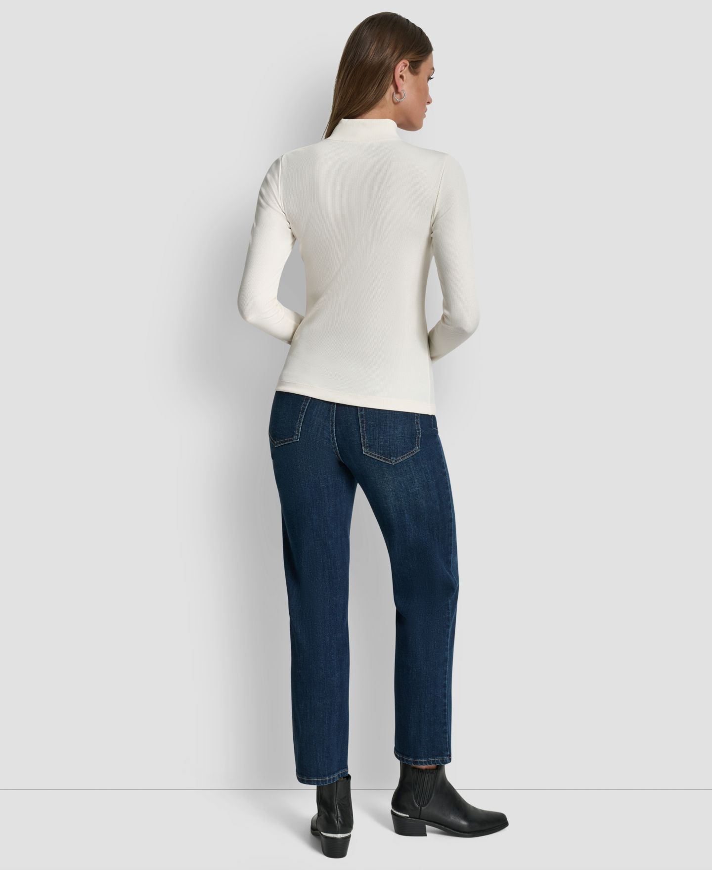 Женская футболка DKNY Jeans Jewel Button Shoulder Mock Neck Long-Sleeve, цвет: Egg Nog — фото 3