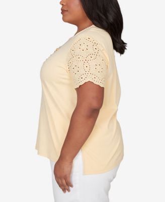 Plus Size Classic Solid Eyelet Sleeve T-Shirt with Necklace