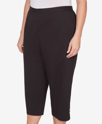 Plus Size Classic Solid Twill Button Hem Capri Pants