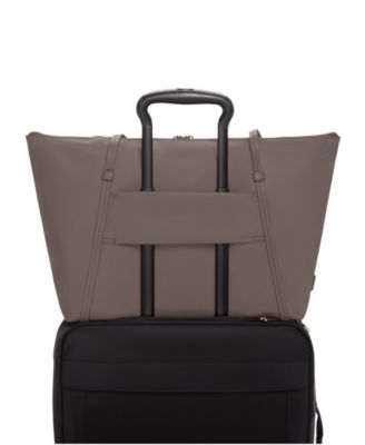 Voyageur Q Tote