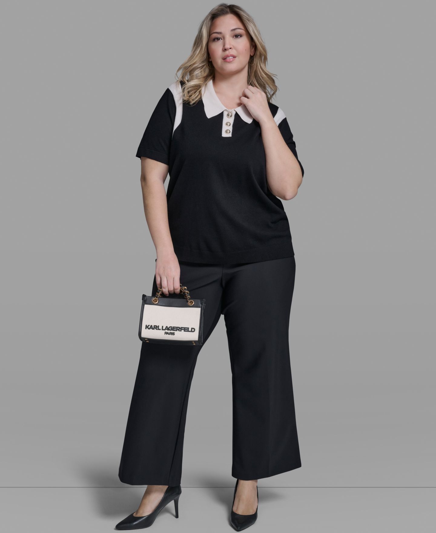 Женский свитер KARL LAGERFELD PARIS Plus Size Solid Short-Sleeve Polo Sweater, цвет: Чёрный / Бисквитный — фото 6