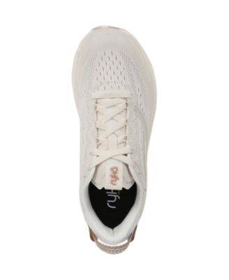 Women's Distance LX Round Toe Sneakers