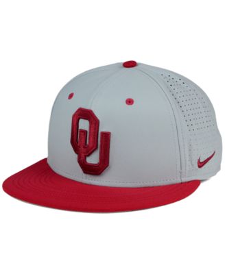 Nike - Oklahoma Sooners True Vapor Fitted Cap
