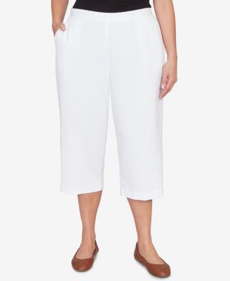 Plus Size Classic Solid Twill Button Hem Capri Pants