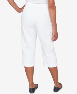 Petite Classic Solid Twill Button Hem Capri Pants