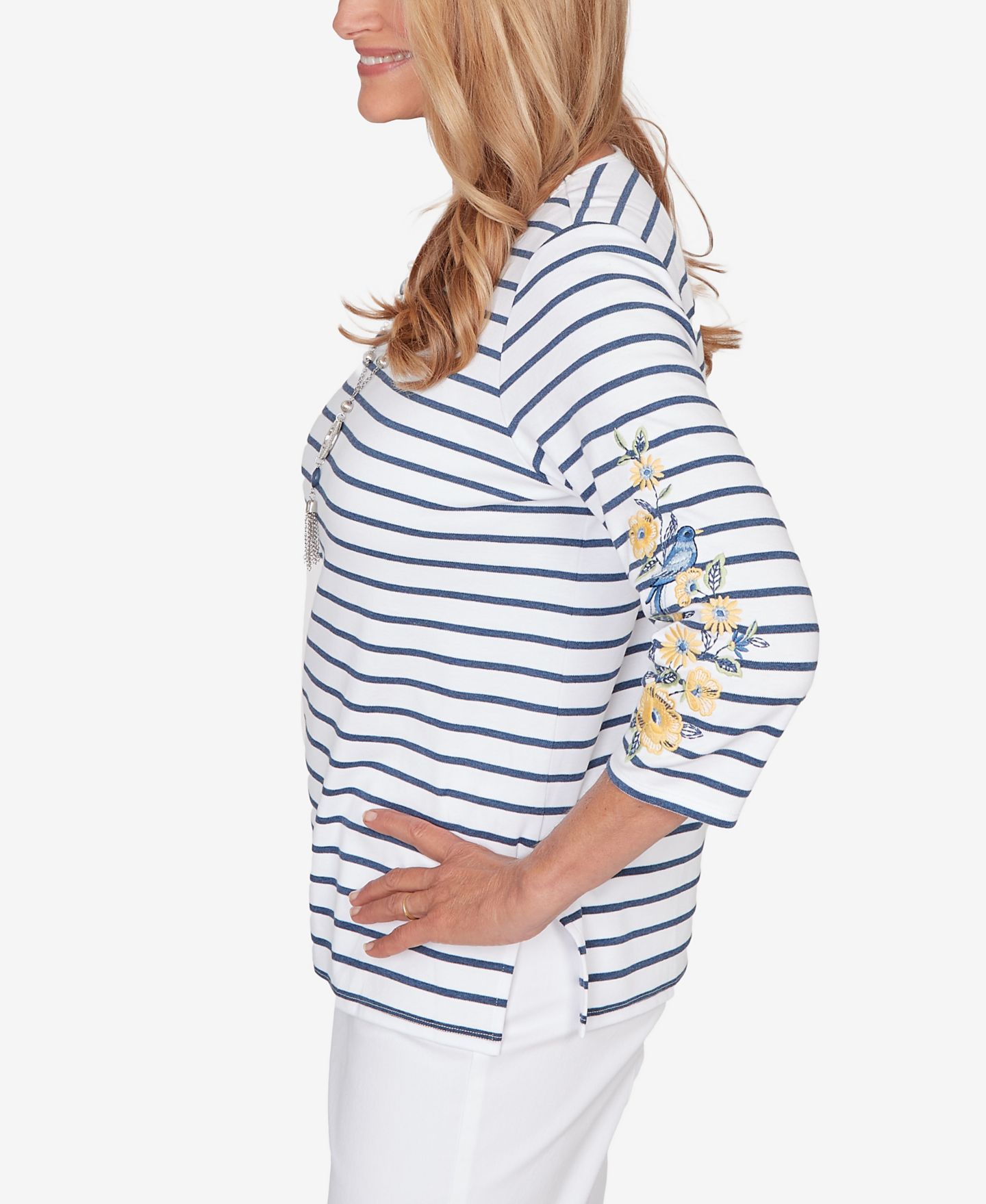 Женский топ Alfred Dunner Petite Classic Floral Embroidered Stripe with Necklace, цвет: Тёмно-синий — фото 3