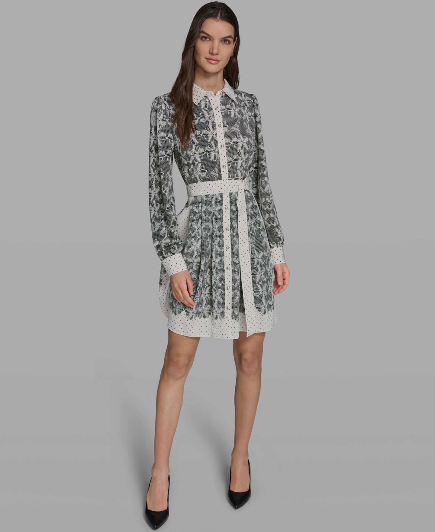 Женское платье KARL LAGERFELD PARIS Lace Print Collared Shirt Dress, цвет: Чёрный / Бисквитный — фото 2