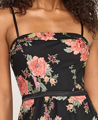 Women's Floral Embroidered Gown