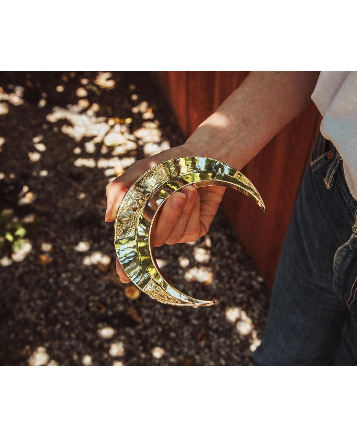 Marvel Studios Moon Knight 14KT Gold Crescent Blade Replica Limited Edition Enamel Pin Sdcc 2022 Exclusive | Metal Brooch Badge Accessories For Backpa