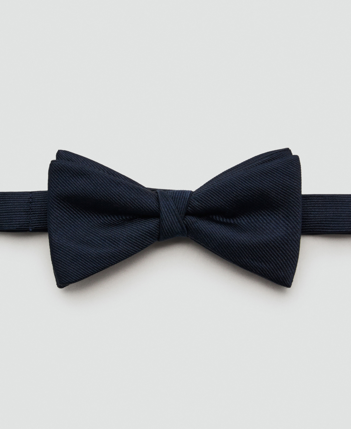 Mango Men's Microstructure Classic Bow Tie