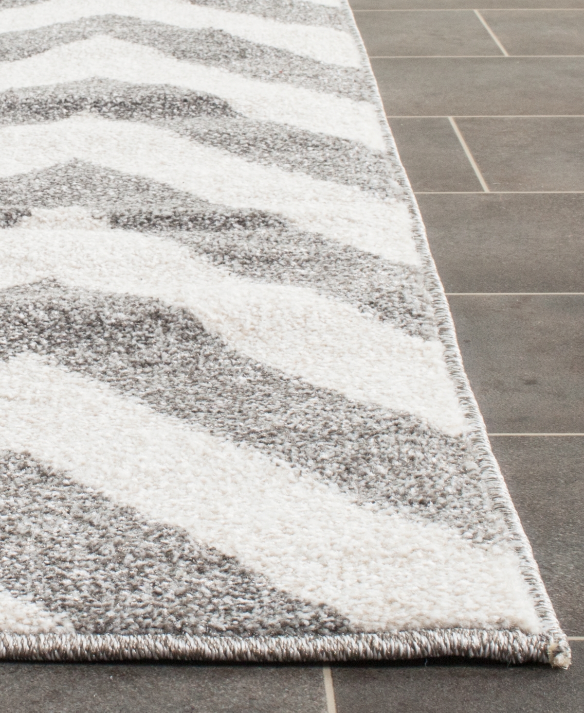 Safavieh Amherst AMT419 Area Rug -Beige