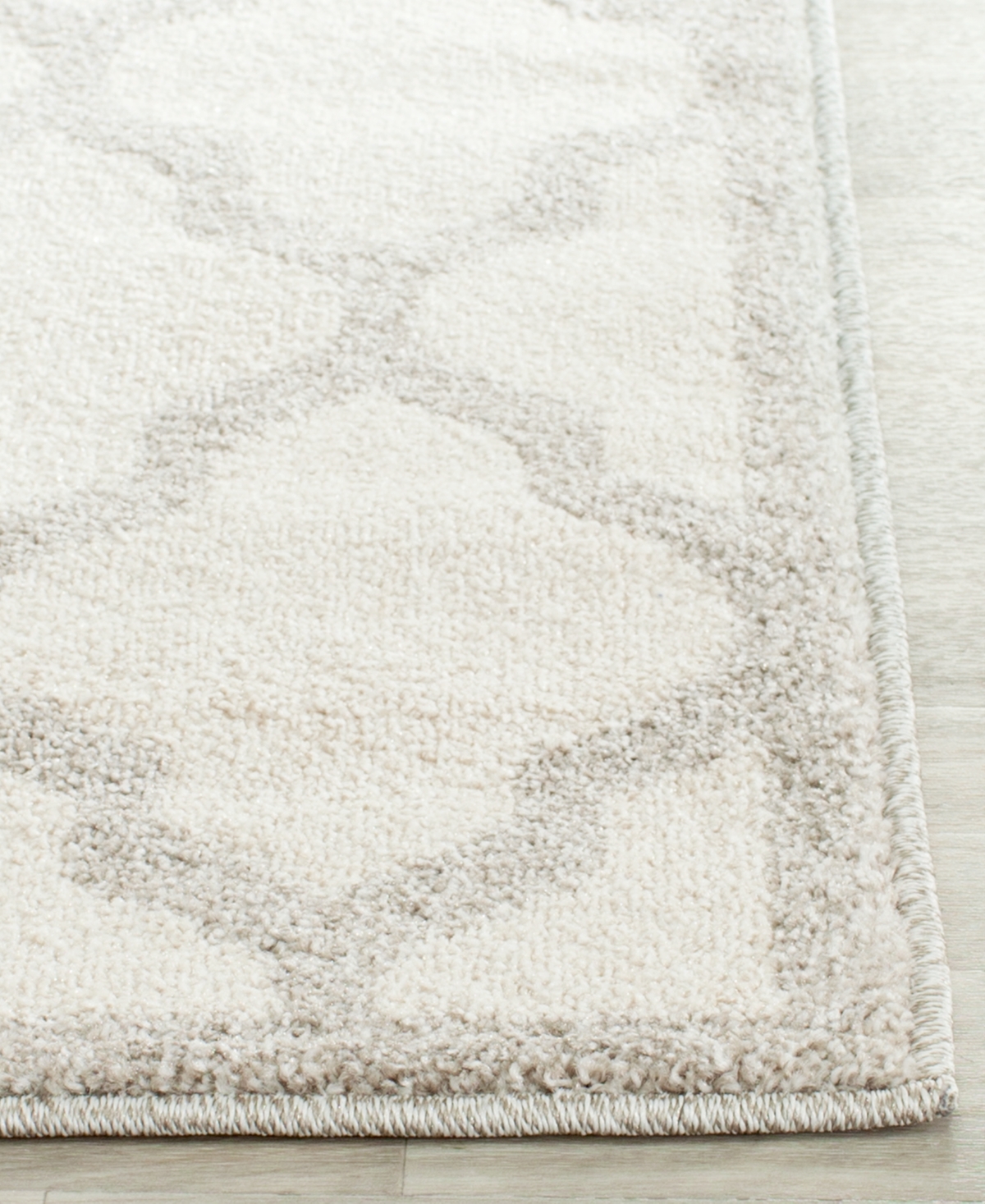 Safavieh Amherst AMT420 Area Rug -Light Grey