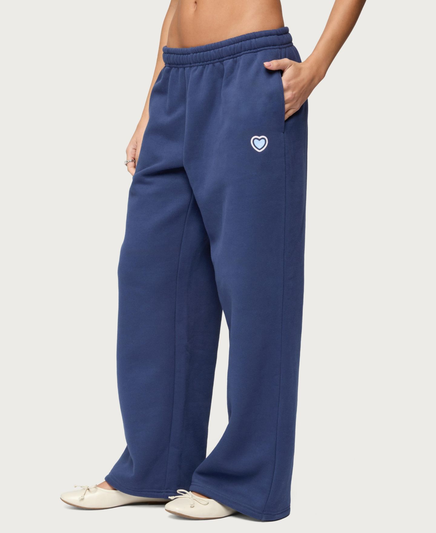 Женские брюки Edikted Glitter Girl Sweatpants, цвет: Тёмно-синий — фото 4