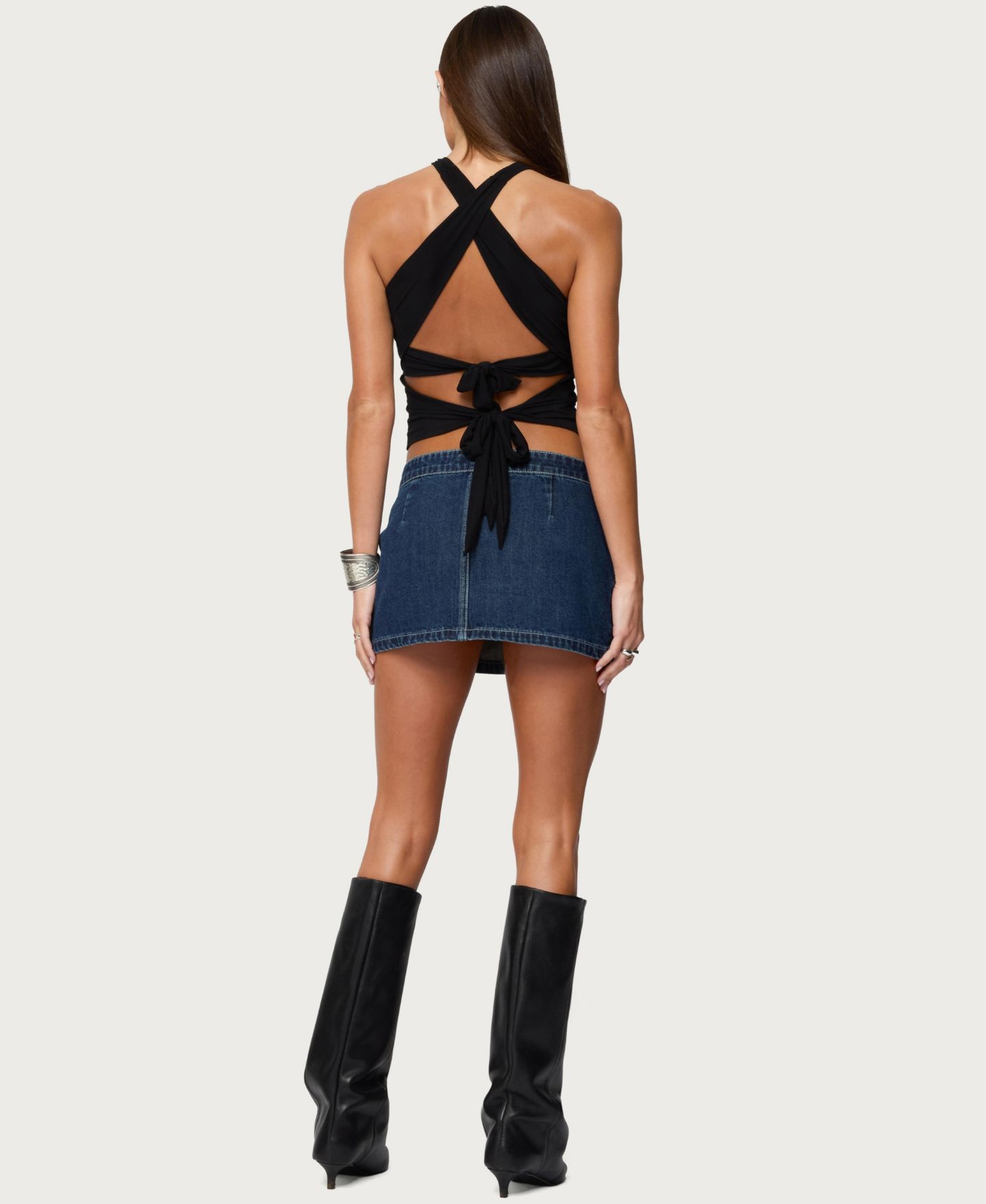 Женский топ Edikted Maggi Knotted Backless Mesh, цвет: Чёрный — фото 5