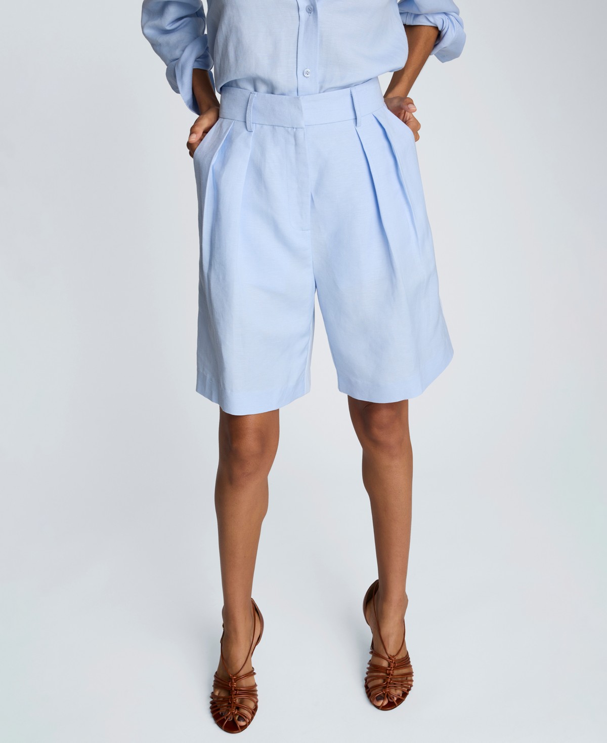 Женские Kenneth Cole Women's High-Rise Pleated Linen Blend Shorts — фото 1