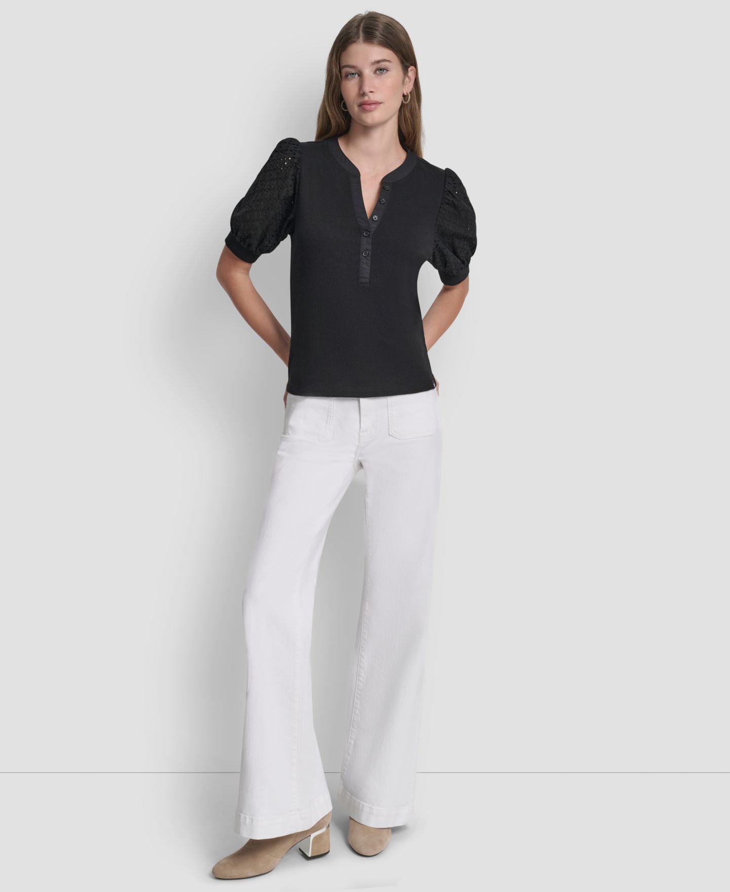 Женский топ DKNY Jeans в рубчик с люверсами и V-образным вырезом, для невысоких, цвет: Чёрный — фото 2