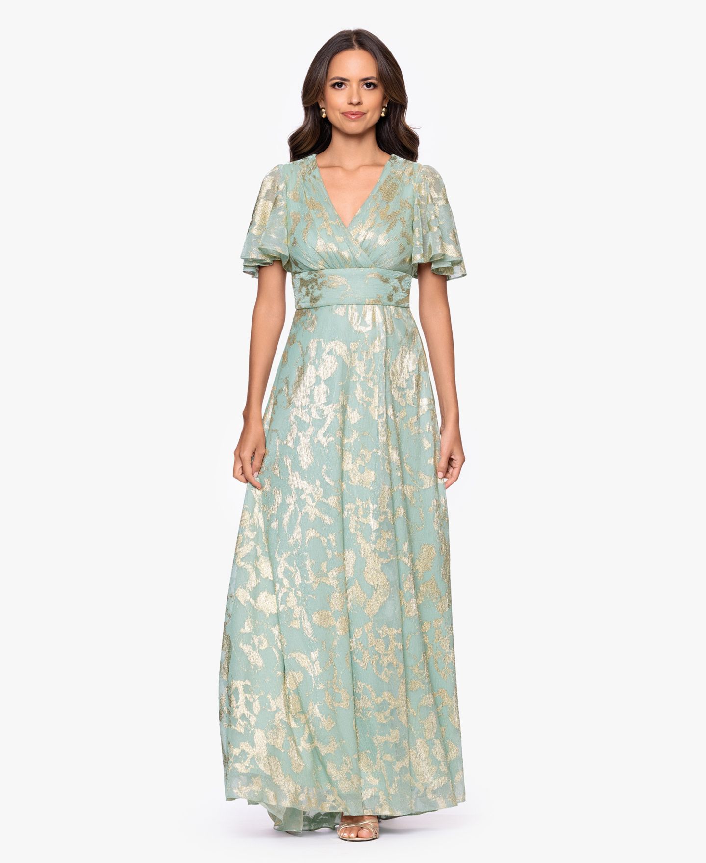 Женское платье Betsy & Adam Foil Print V-Neck Gown, цвет: Шалфейный / Золотой — фото 1