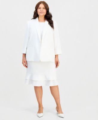 Plus Size One-Button Notched-Collar Blazer