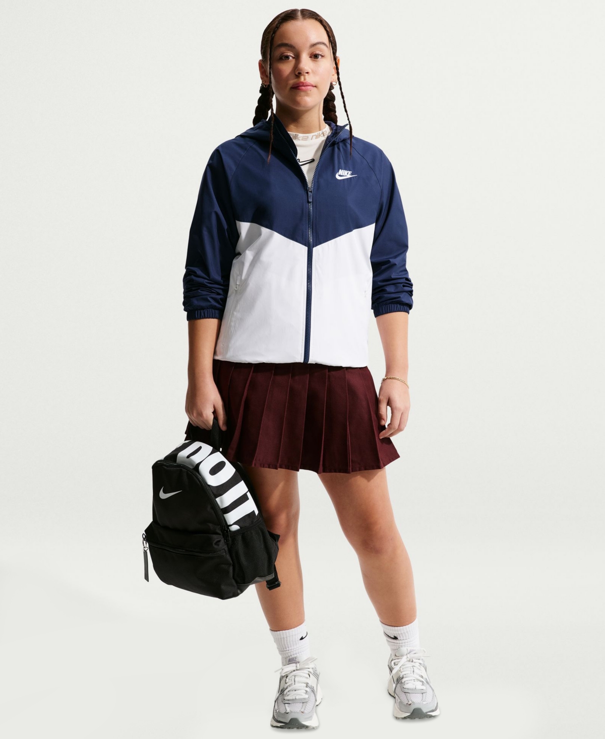 Nike Boys' and Girls' 7-20 Sportswear Wind Runner Hooded Repel Jacket