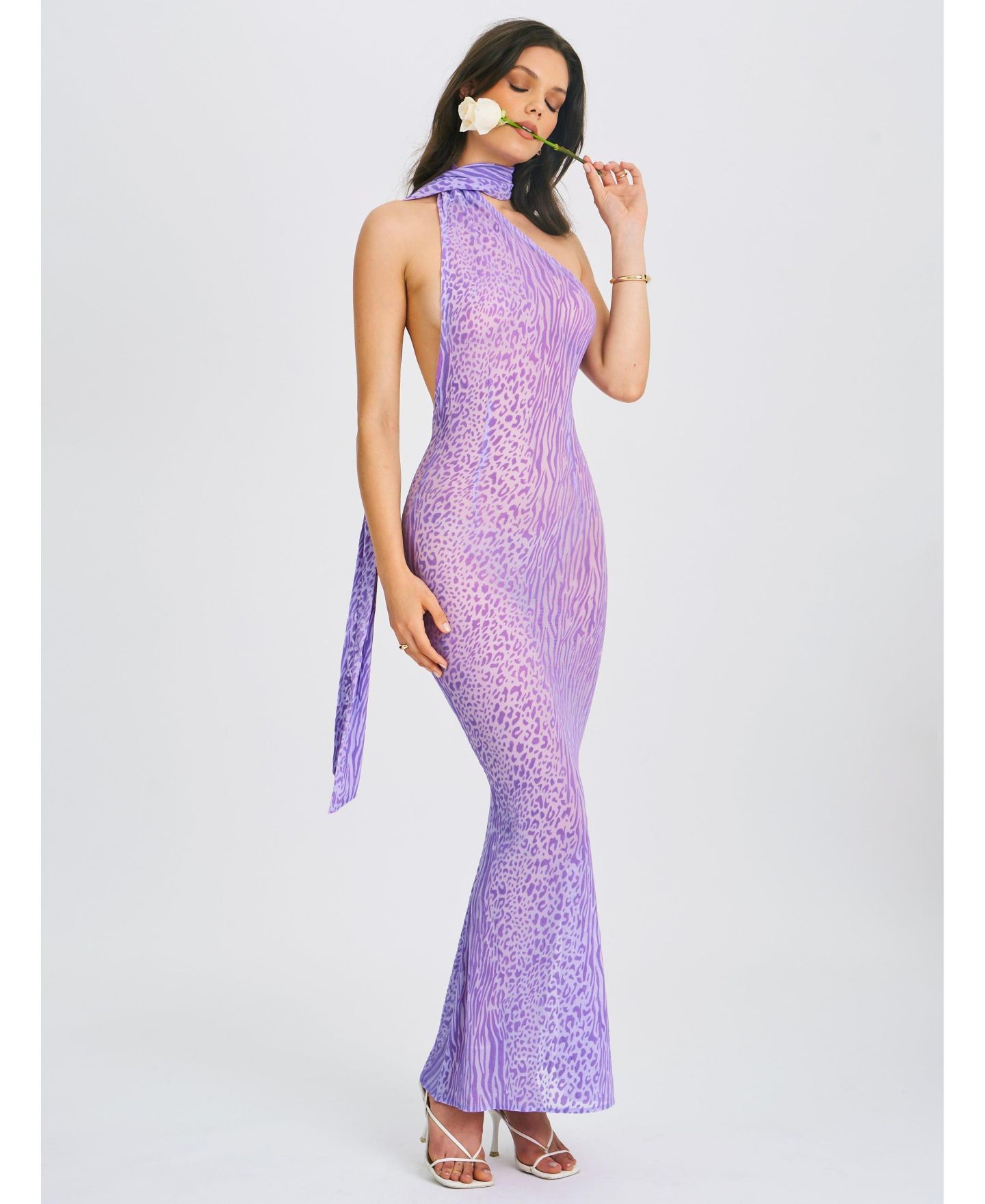 Женское платье Miss Circle Olena Purple Burnout Velvet Animal Print Mesh Halter Neck Maxi, цвет: Фиолетовый — фото 1