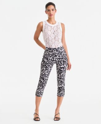 Women's Printed Pull-On Capri Pants