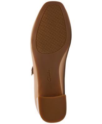 Women's Iridessa Rae Round Toe Dress Pumps