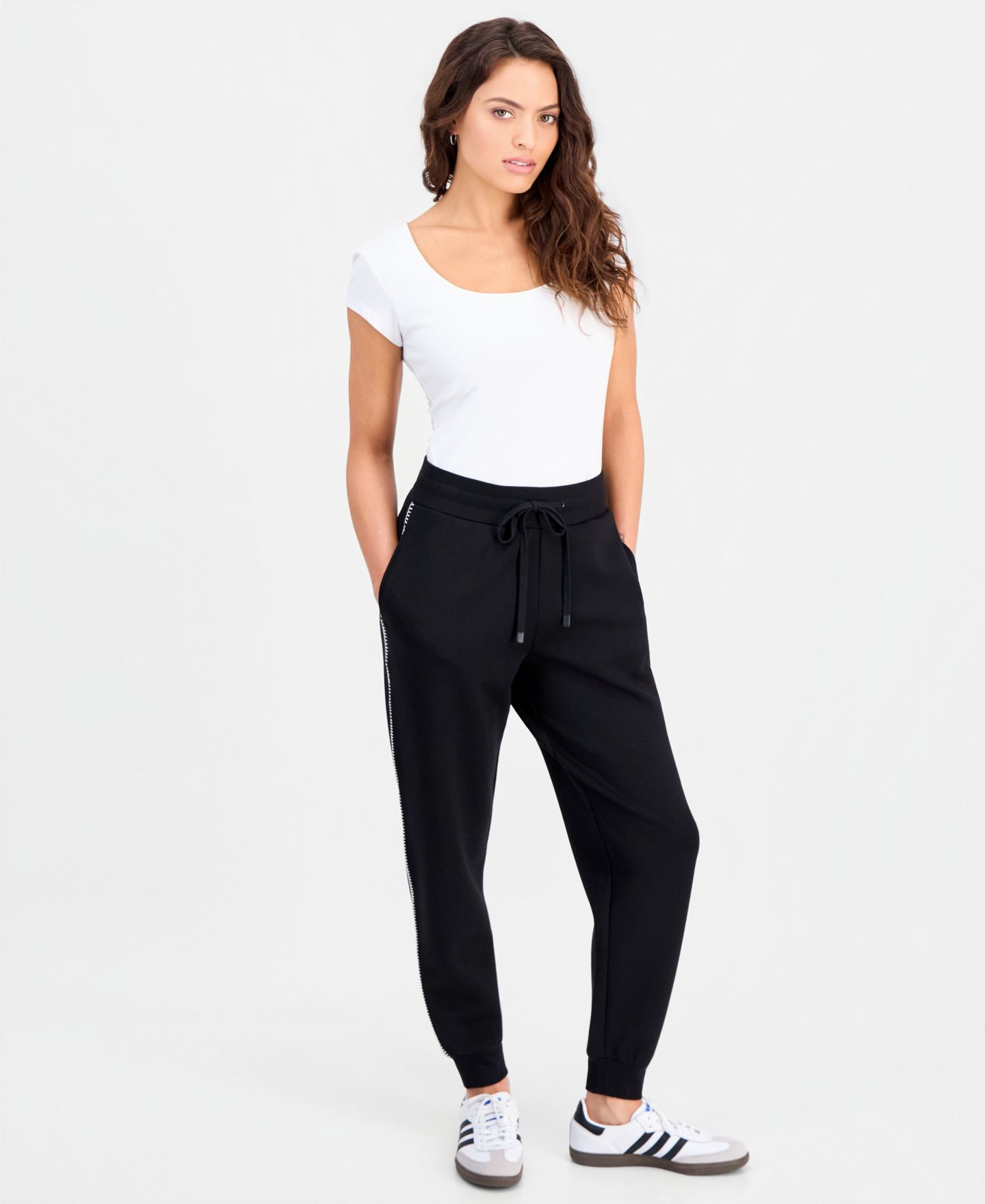 Женские брюки And Now This Petite Scuba Whipstitch Jogger, цвет: Чёрный — фото 1
