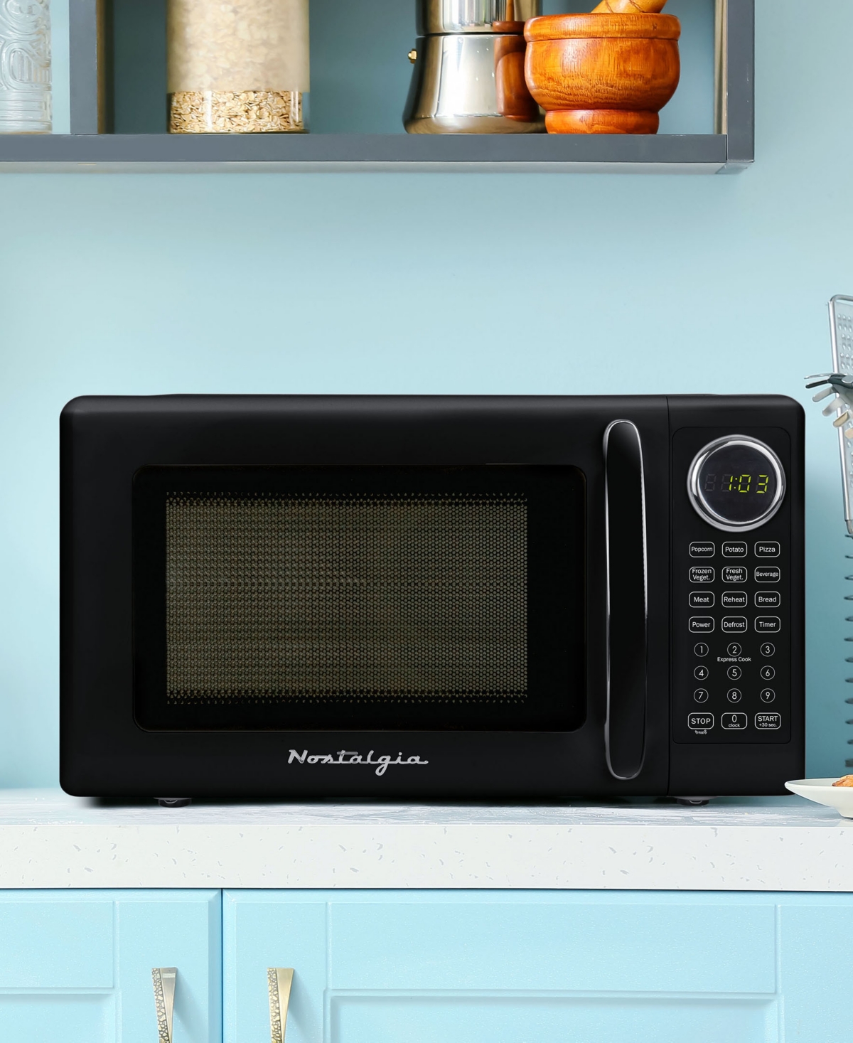 Nostalgia Retro 0.7 Cubic Foot 700-Watt Microwave Oven