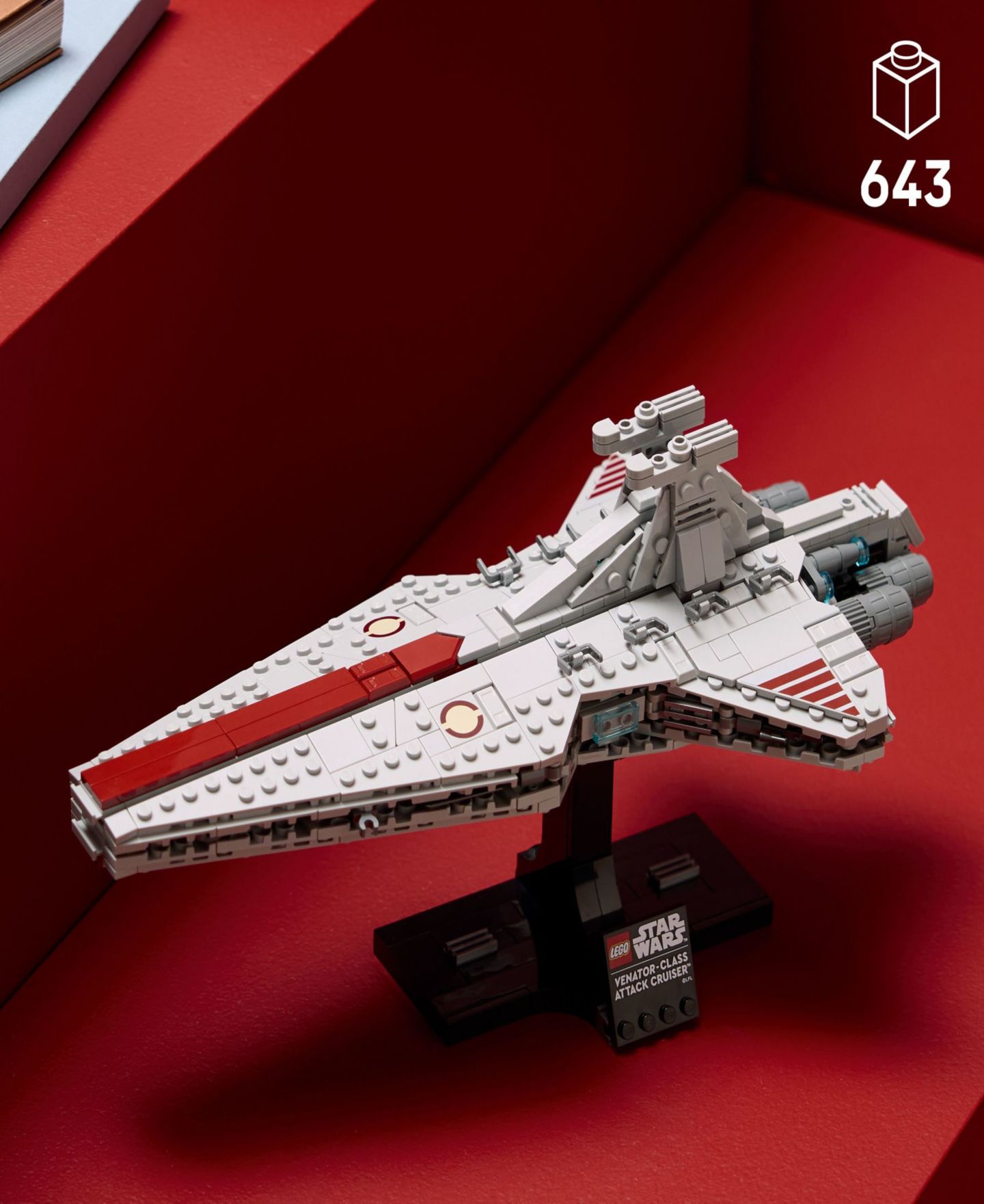 Детский конструктор LEGO® Star Wars Venator-Class Attack Cruiser Building Kit 75441, 643 Pieces — фото 2