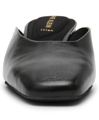 Women's Maeus Block Heel Snip Toe Mules