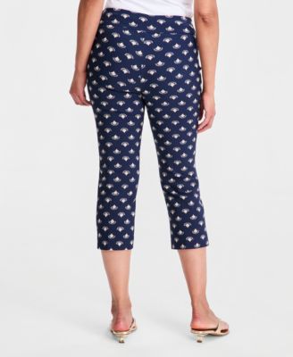 Women's Printed Pull-On Capri Pants